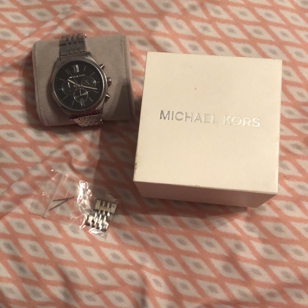 Michael Kors Watch - Picture 2 of 3